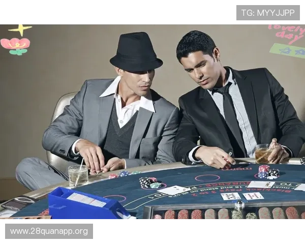 单机德州扑克网页版免费体验全新玩法，轻松掌握策略提升游戏技巧